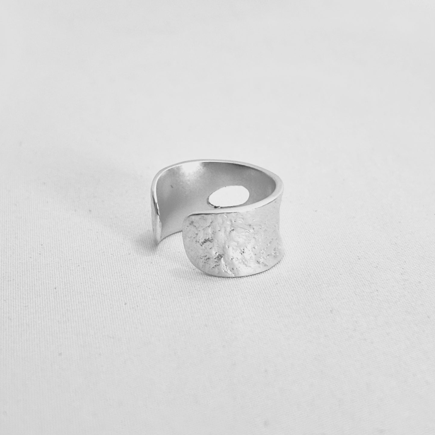 Crater - Band Ring