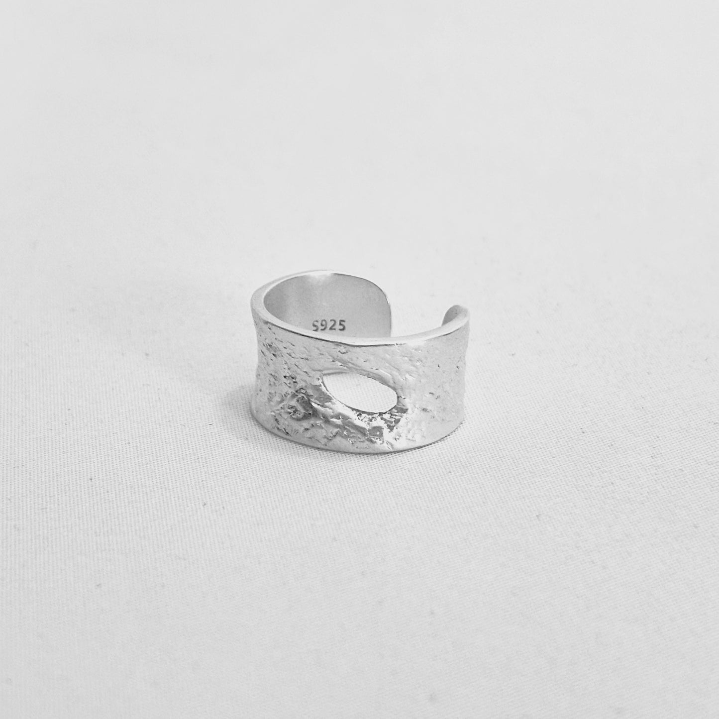 Crater - Band Ring